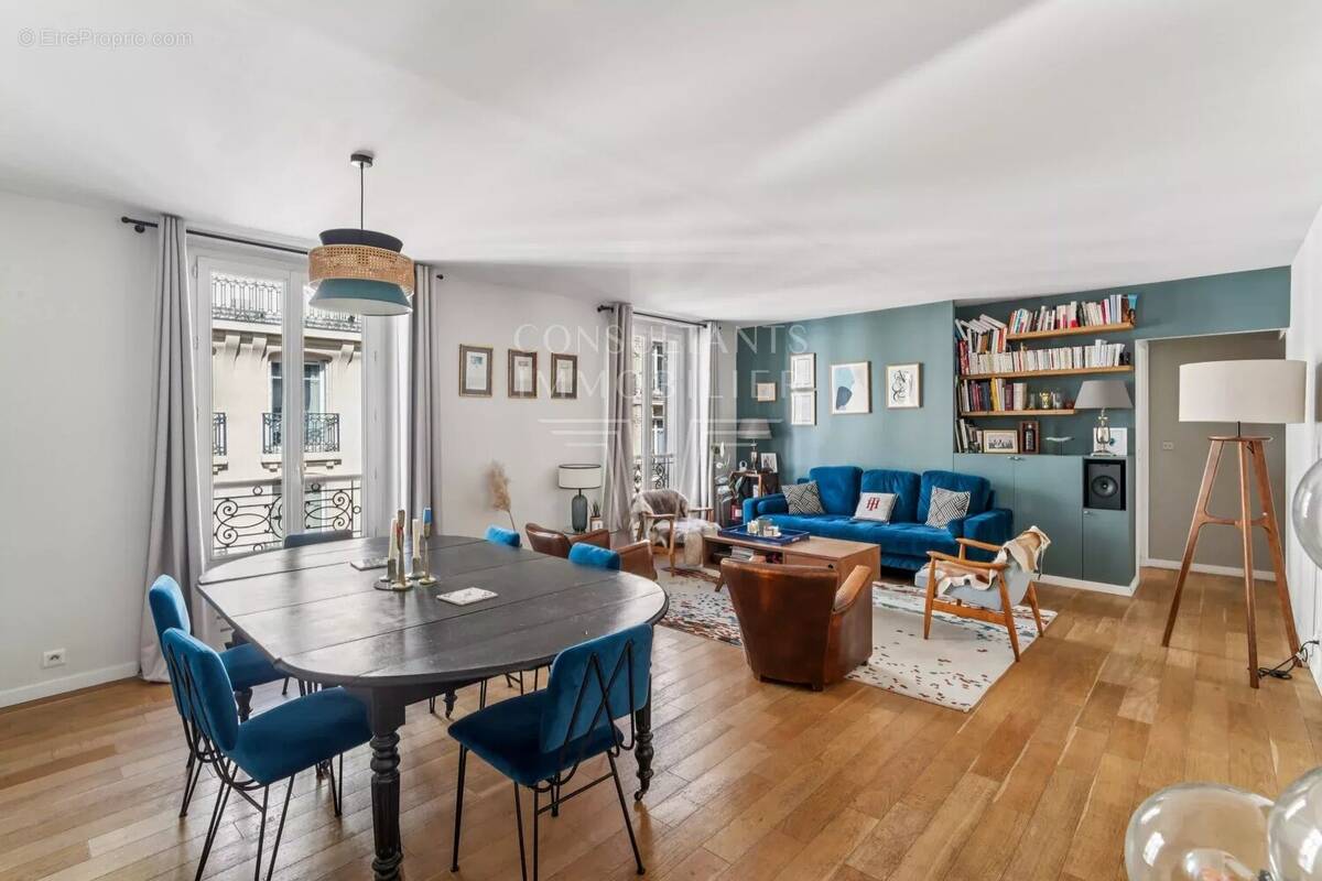 Appartement à PARIS-16E