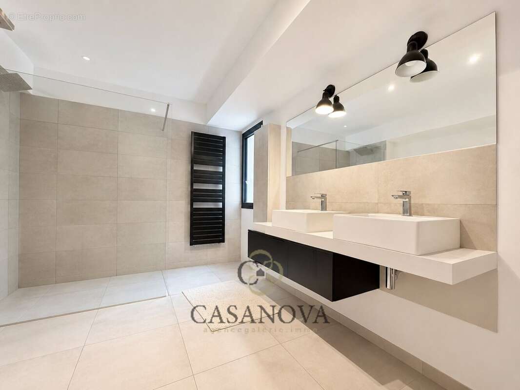 Maison familiale rénovée avec piscine et vue dégagée à Castelnau-le-Lez - photo 11