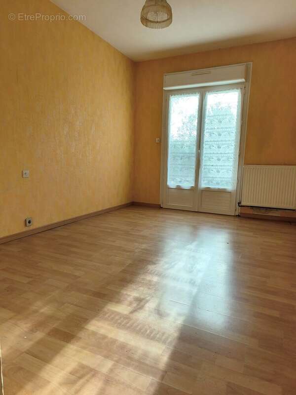 Maison à LA MENITRE