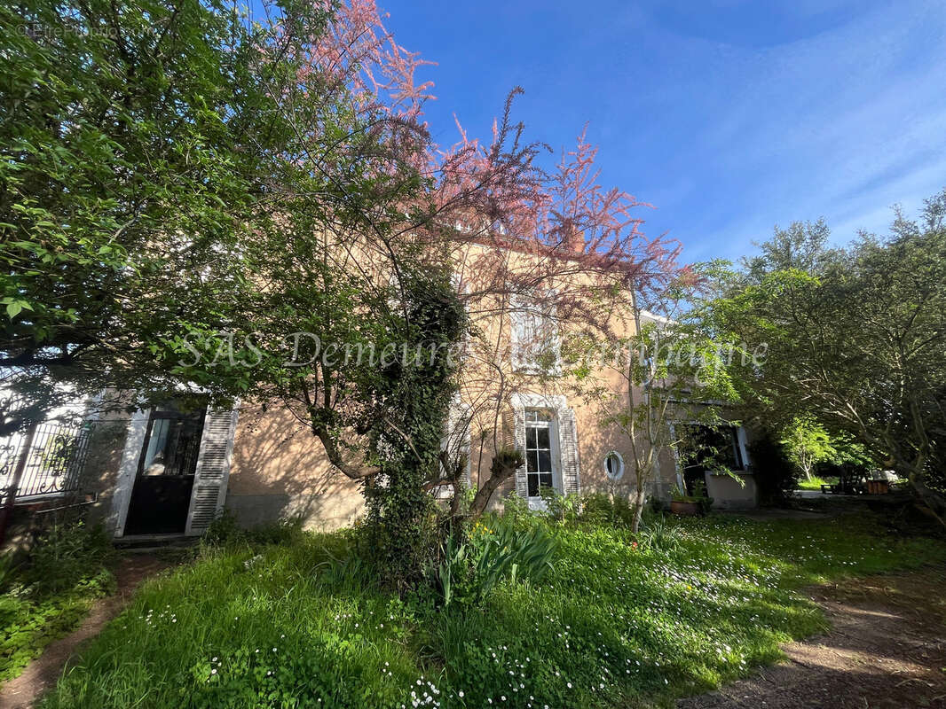 Maison à SAINT-SATUR