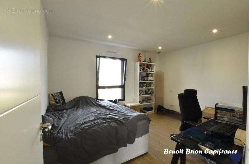 Maison à LA CHAPELLE-DES-FOUGERETZ