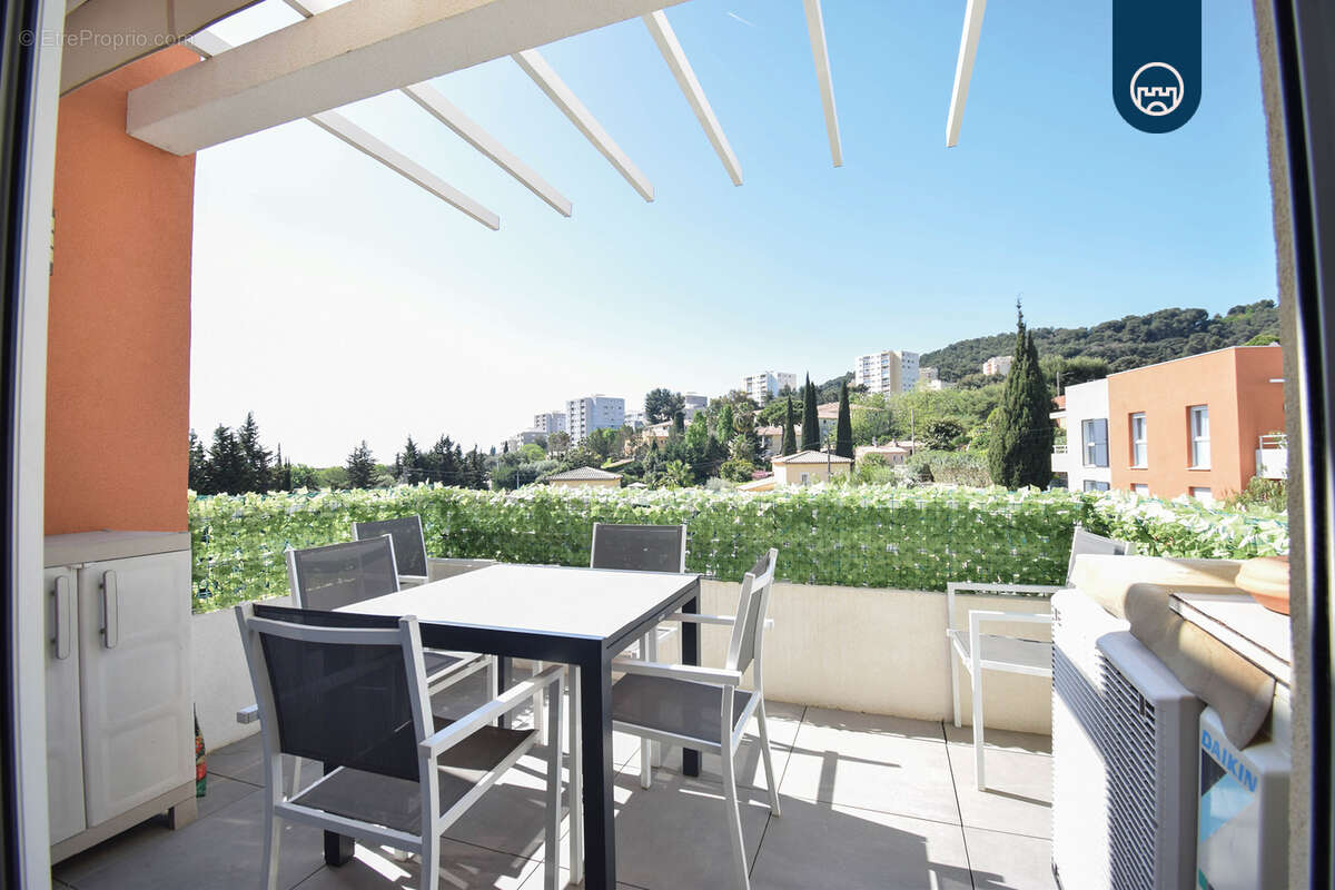 Appartement à SAINT-LAURENT-DU-VAR
