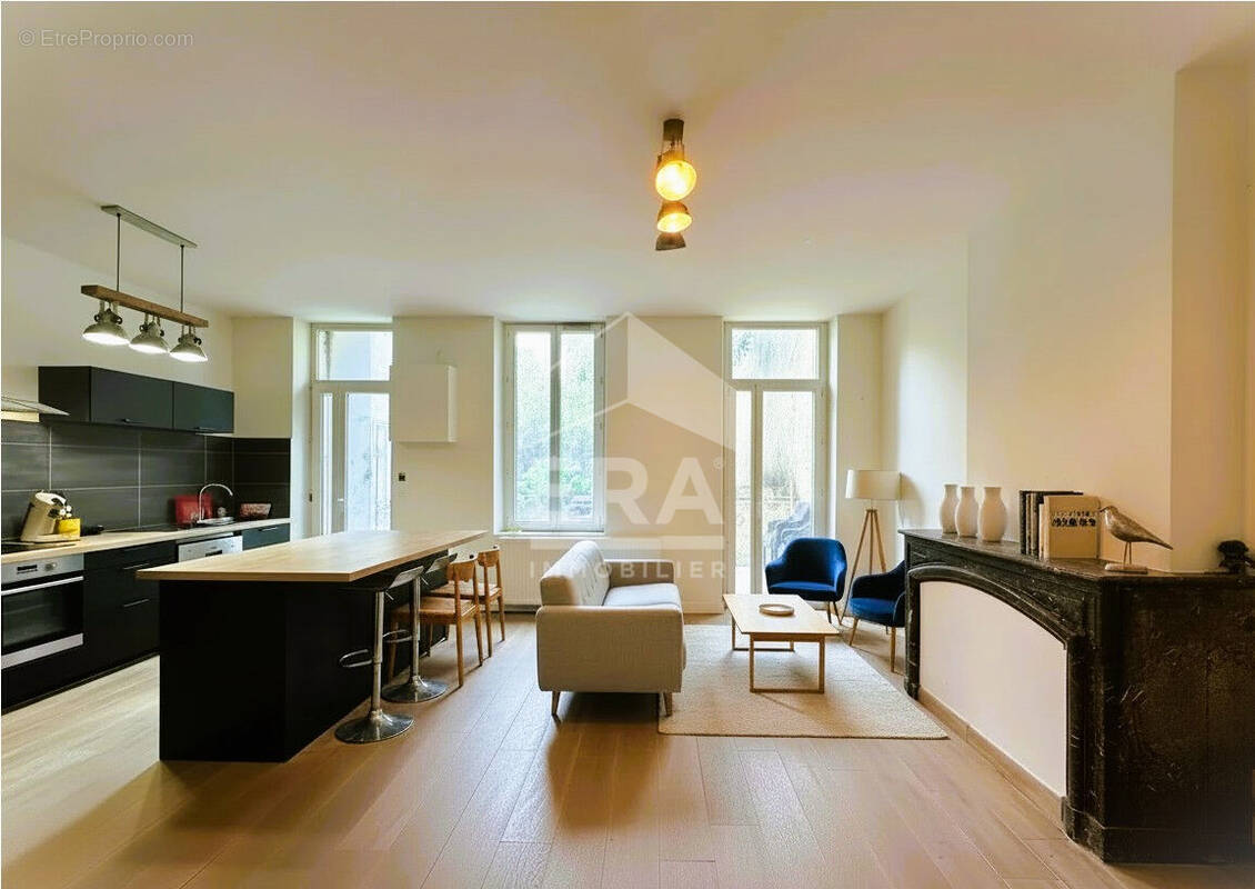 Appartement à MARSEILLE-5E