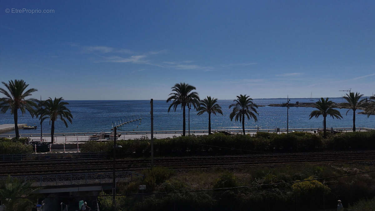 Appartement à VALLAURIS