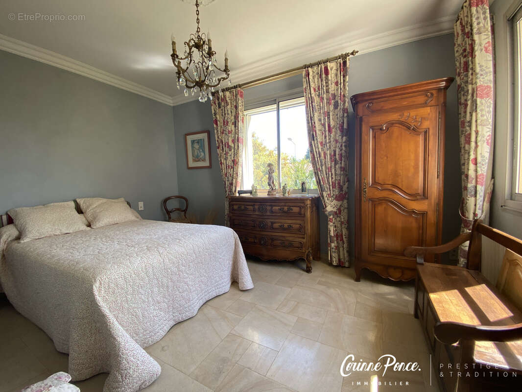 Maison à GARONS