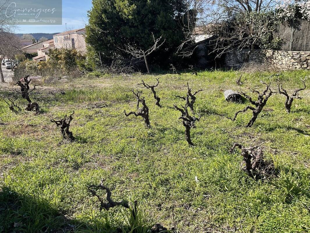 Terrain à CLARENSAC