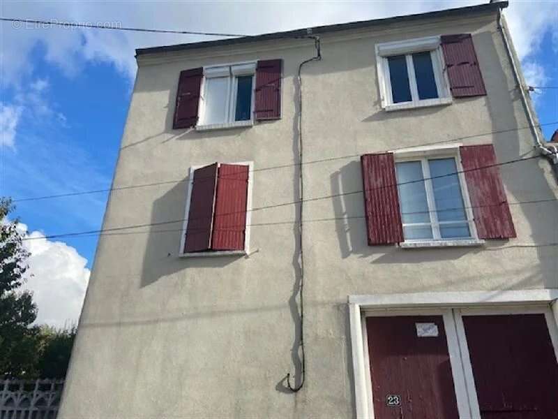Appartement à SAINTE-GENEVIEVE-DES-BOIS