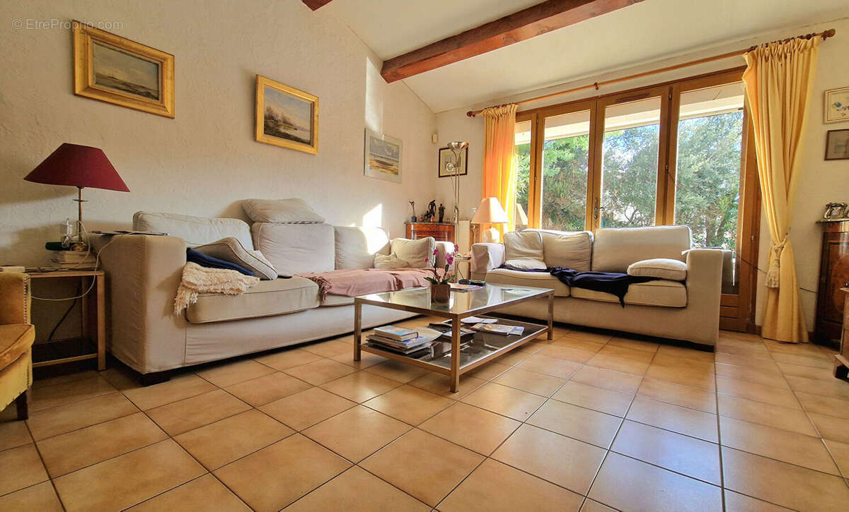 Maison à LES ISSAMBRES