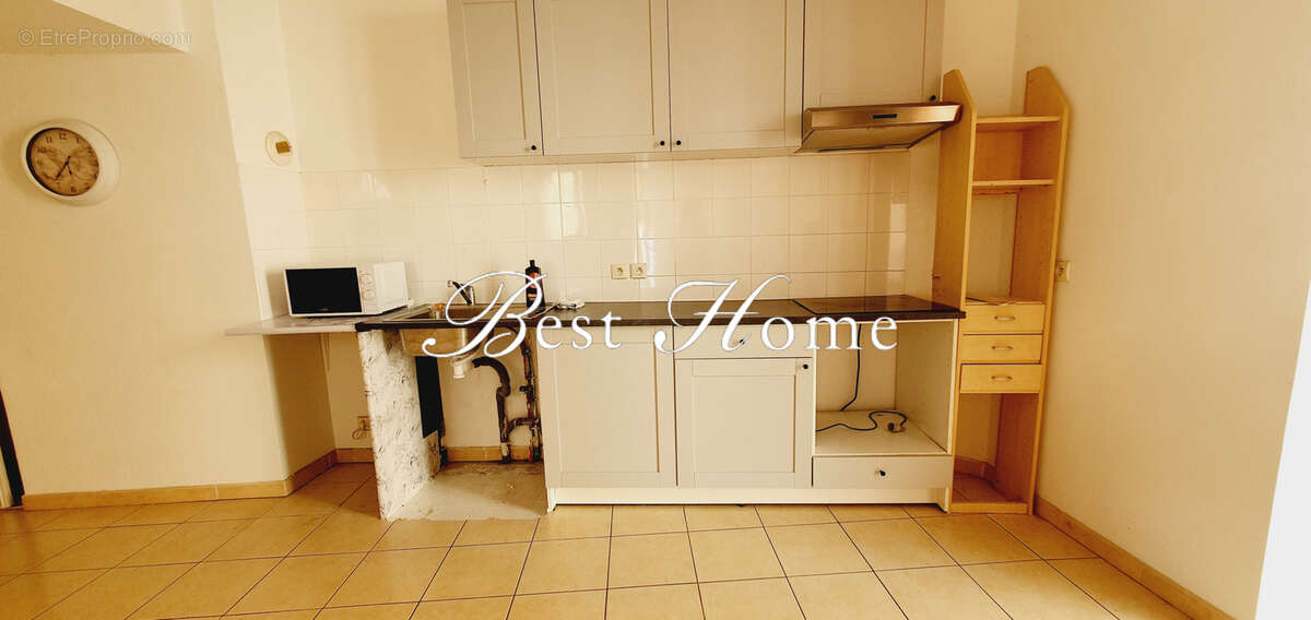 Vente appartement Proche Daudet et Arènes , A vendre Appartement de type 3 en 1er étage avec balcon - photo 2