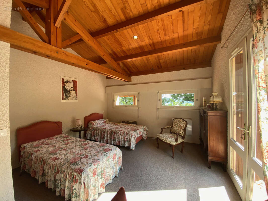 Maison à PUY-L&#039;EVEQUE