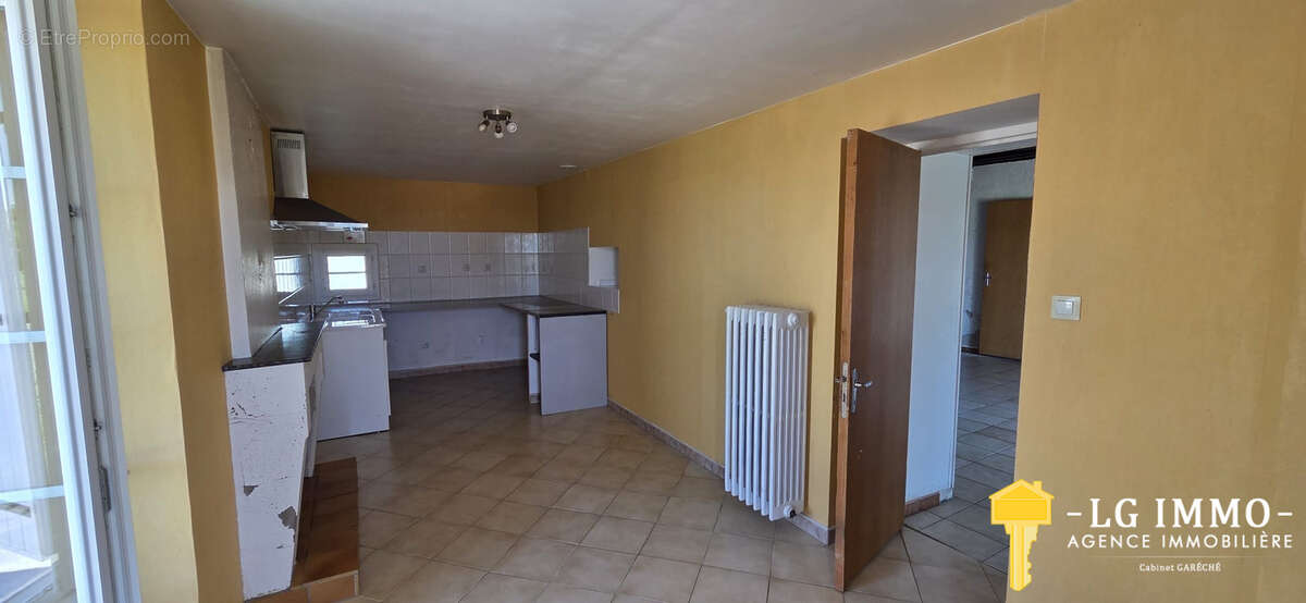 Maison à SAINT-ROMAIN-SUR-GIRONDE