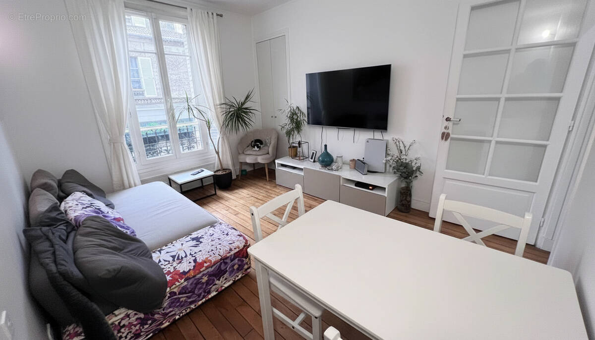 Appartement à COURBEVOIE