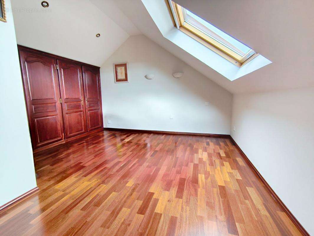 Maison à MONTMIRAIL