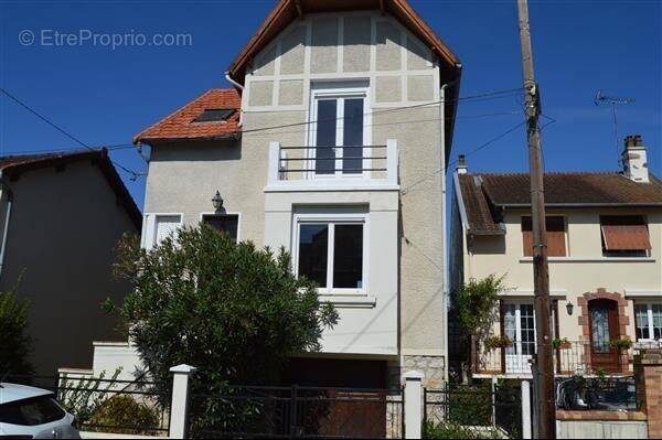 Maison à SAINT-DOULCHARD
