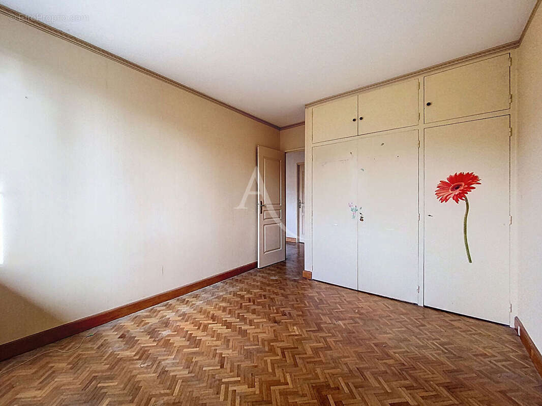 Appartement à MAREIL-MARLY