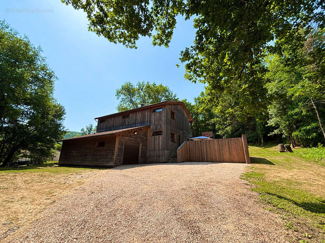 Maison contemporaine plain-pied 5 chambres 153.53 m2 - photo 5