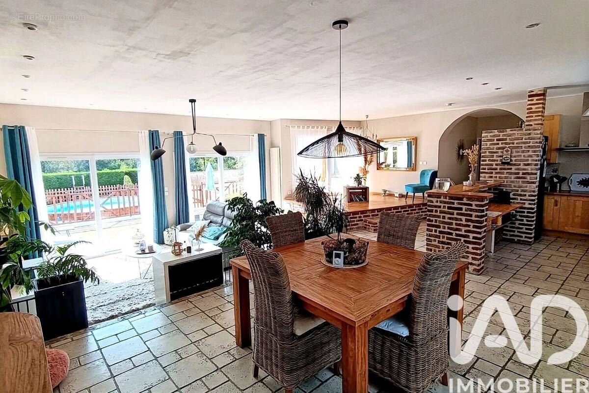 Photo 1 - Maison à VANDRIMARE