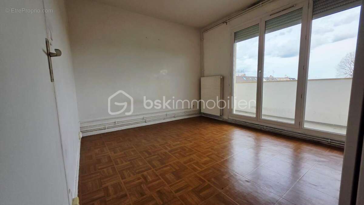 Appartement à LE PLESSIS-BELLEVILLE