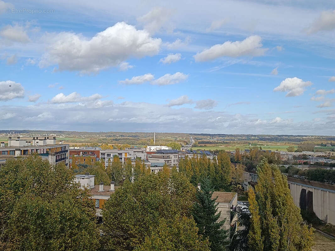 Appartement à FONTENAY-LE-FLEURY