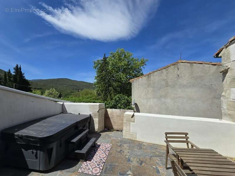 Maison rénovée - terrasse avec vue - jacuzzi - dpe b - 3 espaces nuit - dépendances de 92 m² - photo 12