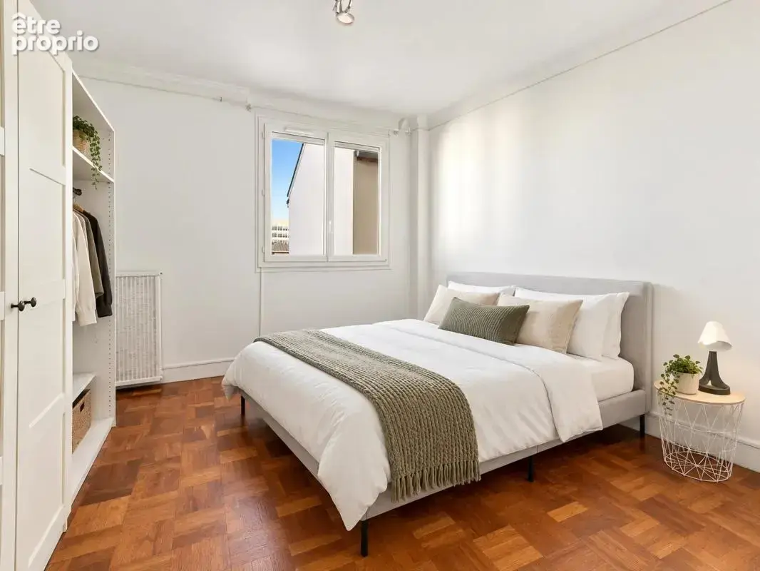 Courbevoie – Bécon-les-Bruyères – 4 pièces de 105 m² avec balcon filant, box et cave - photo 9