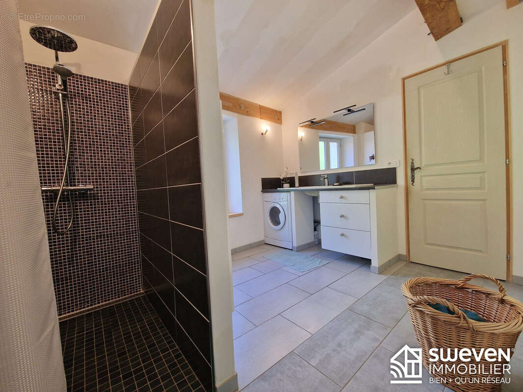 salle d'eau - Maison à PRADES