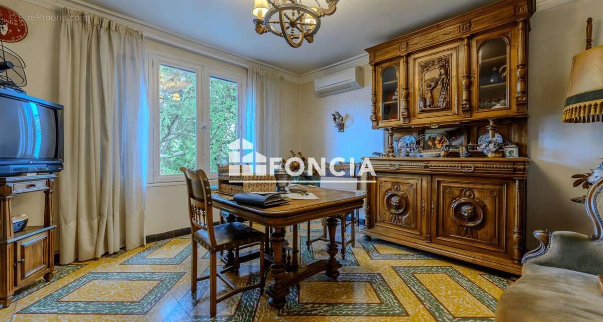 Le Pontet - Exclusivité : Maison 115 m² avec jardin arboré de 900 m² en plein centre-ville - photo 7