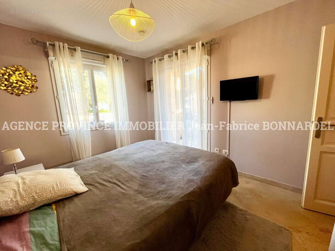 Maison à SUZE-LA-ROUSSE