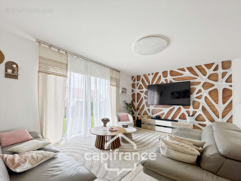 Maison à SAINT-POUANGE