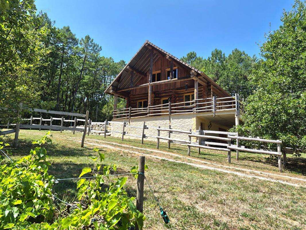 Chalet authentique de 144 m2 sur sous-sol - photo 2