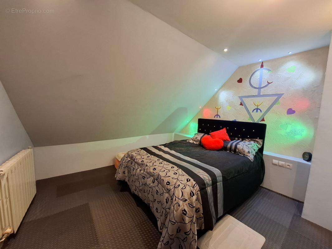 Maison à CUISE-LA-MOTTE