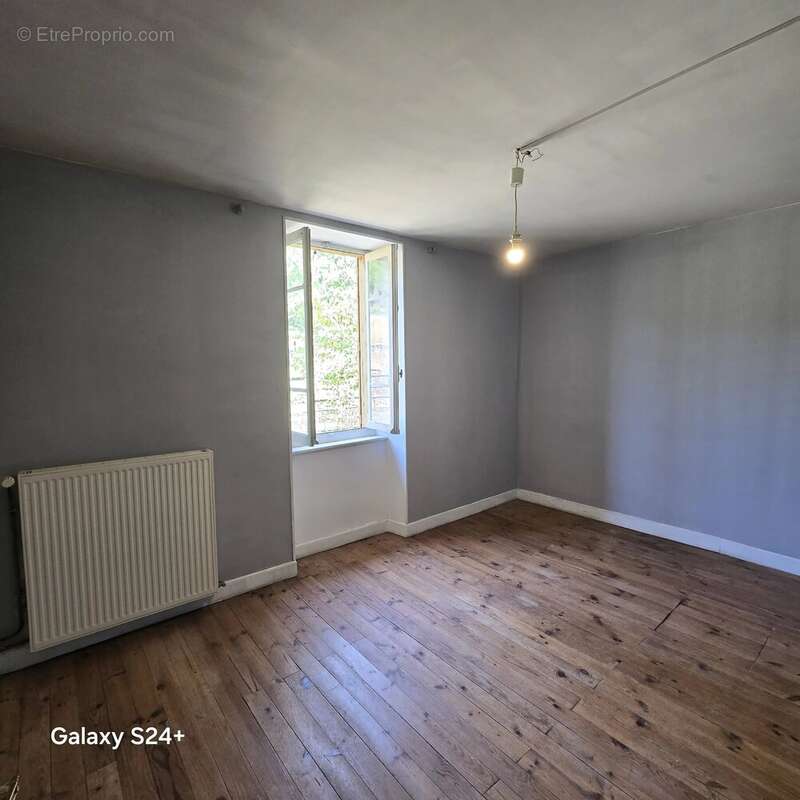 Maison en pierres 135m² - 5 pièces avec jardin - photo 7