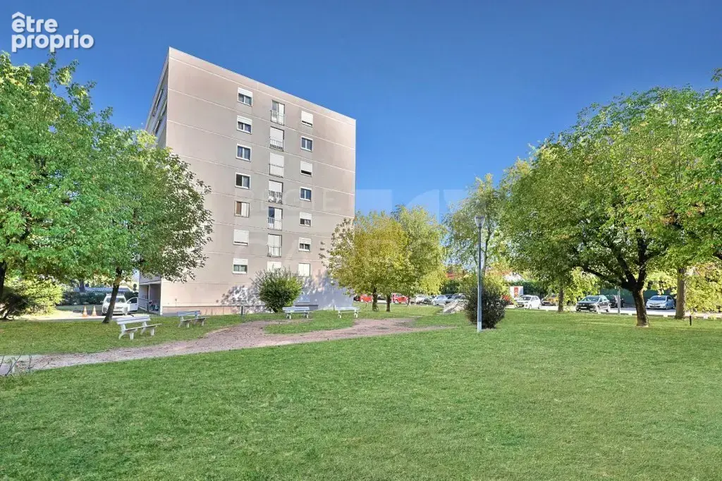 Rillieux village – 6ème étage, balcon et vue dégagée - photo 10