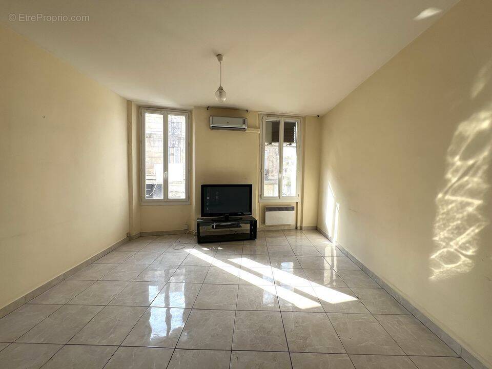 Appartement à MARSEILLE-4E