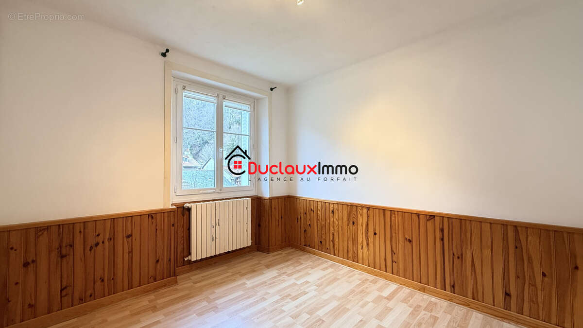 Appartement à POLMINHAC