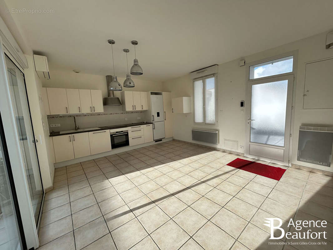 Maison  Saint Gilles Croix De Vie - Avec garage privé. - photo 2