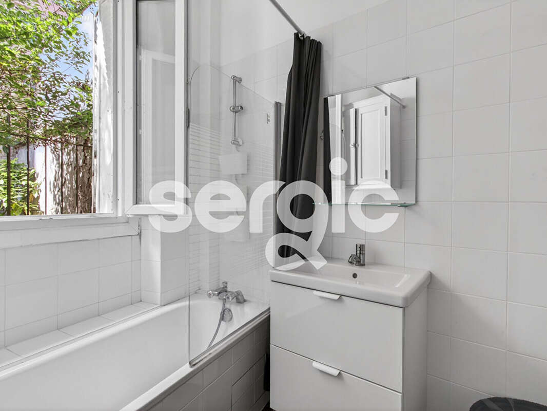 Appartement à PARIS-14E