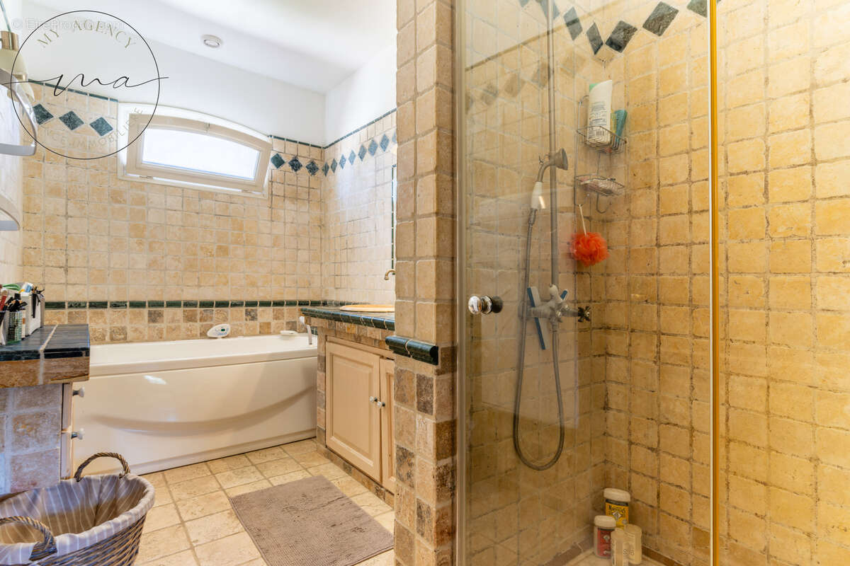 Lignan-sur-Orb   Maison de caractère 215 m2, 5 chambres, piscine, terrain 983 m2 - photo 57
