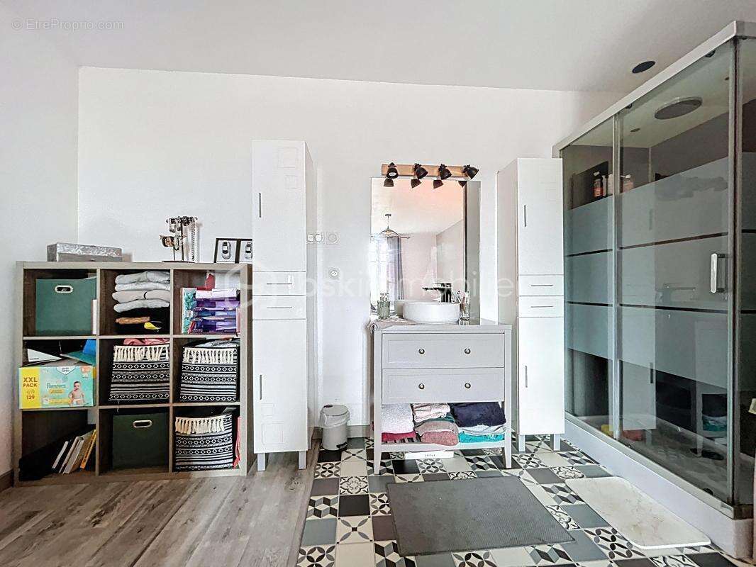 Maison à CUBZAC-LES-PONTS