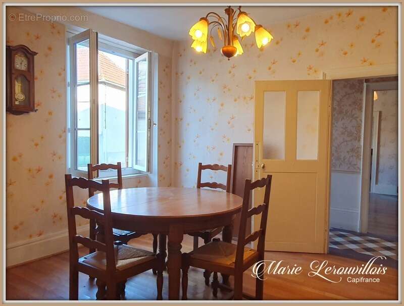 Maison à CHAOURCE