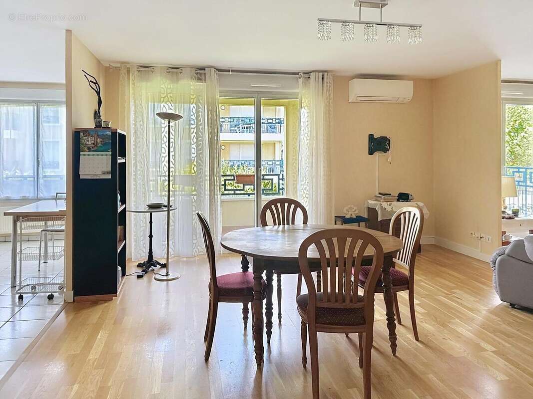 Photo 5 - Appartement à MEYZIEU