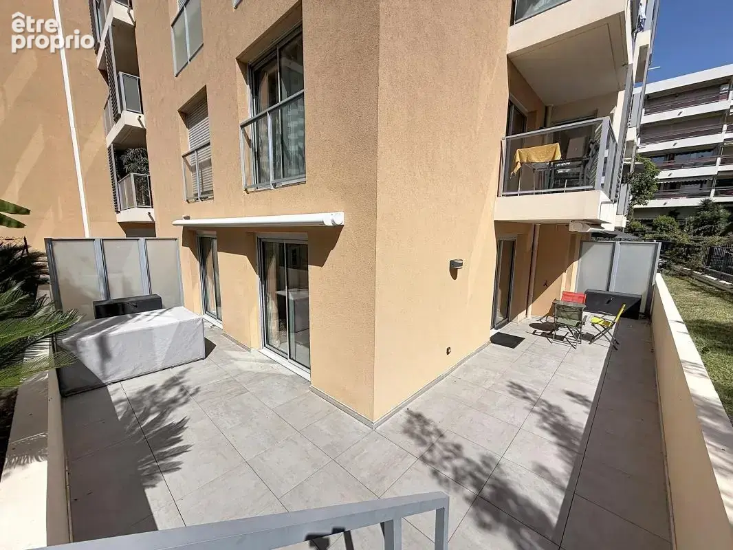 Juan les Pins - 2-3 pièces 50m2 - Rez-de-jardin 100m2 - Stationnement - photo 5