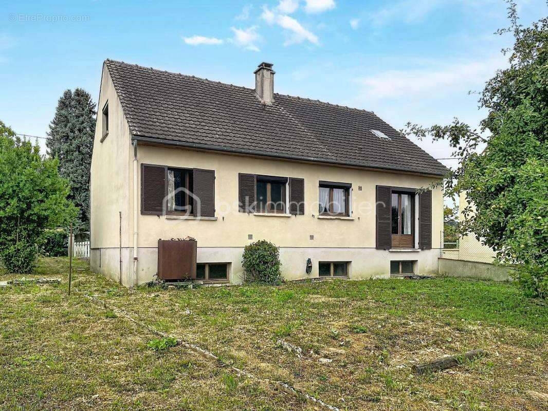 Pavillon individuel avec jardin et sous sol - photo 14