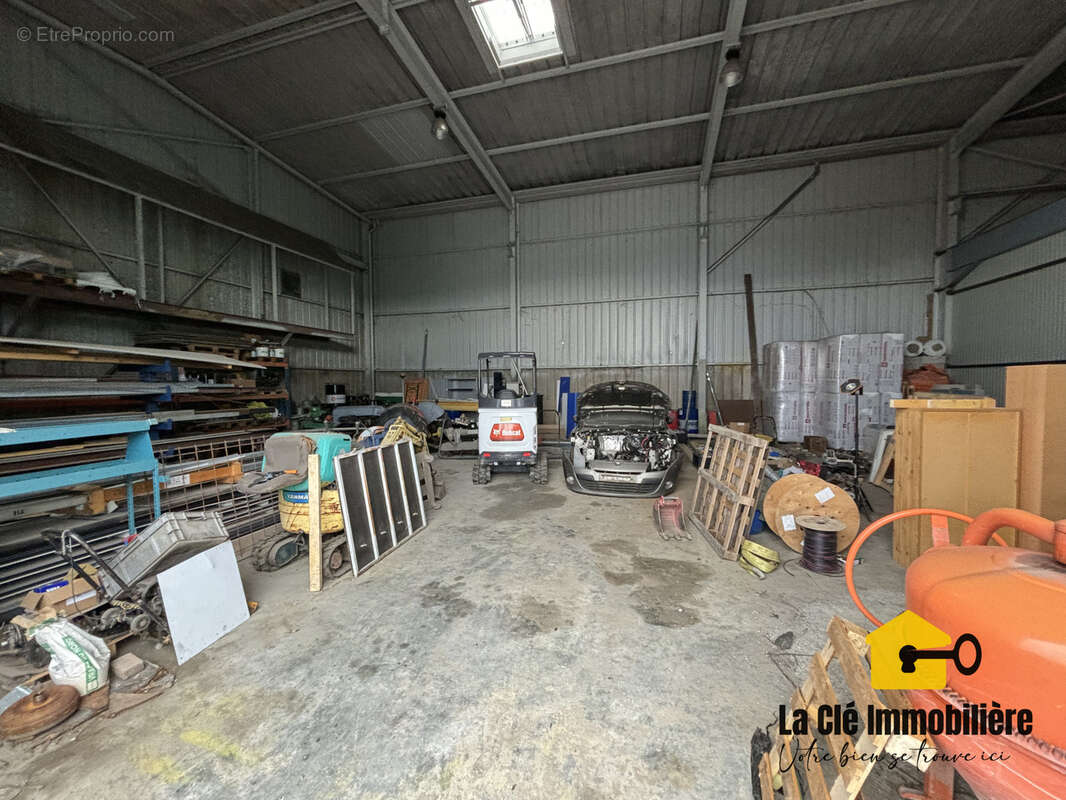 Hombourg   Local d'activité de 270 m2 avec fort potentiel d'aménagement - photo 4
