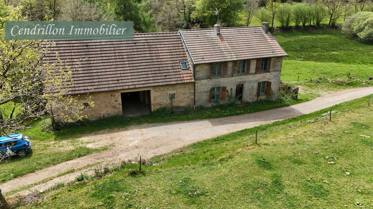 Maison à SAINT-PIERRE-BELLEVUE