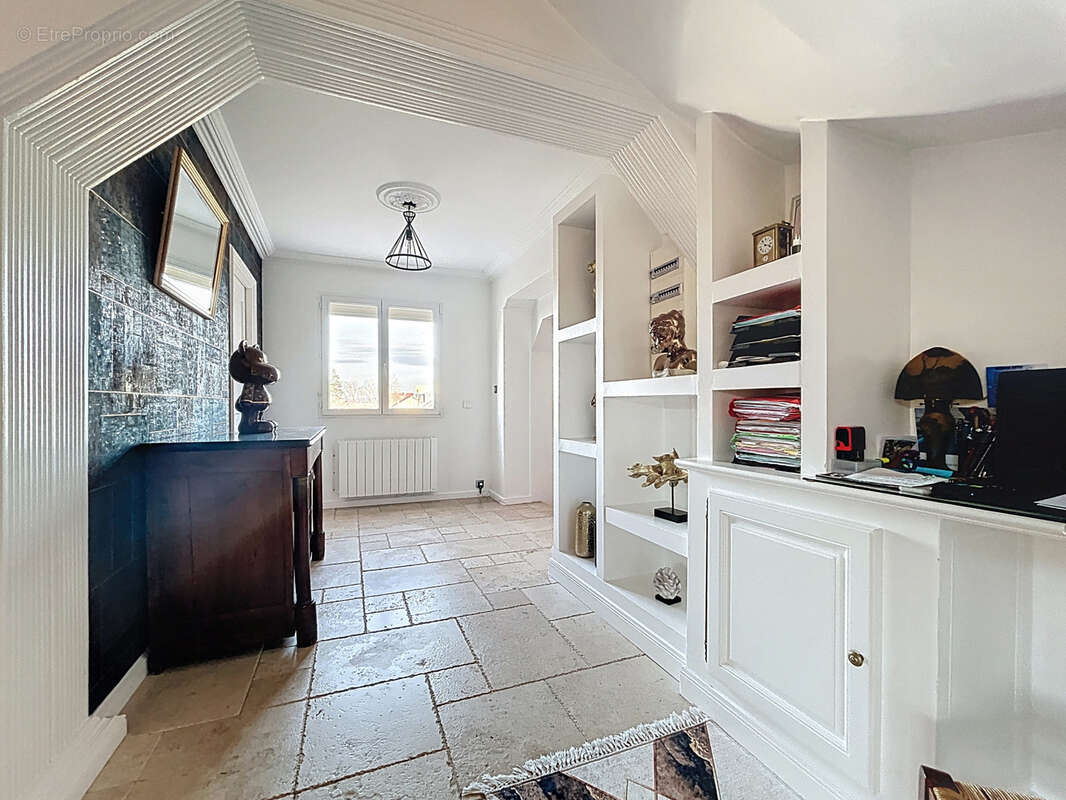 Maison à SAINT-PANTALEON-DE-LARCHE