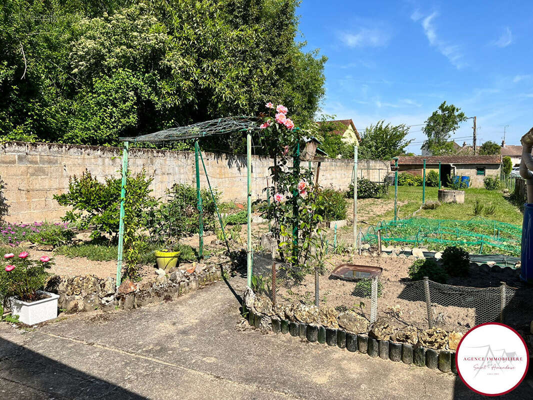 Maison à SAINT-AMAND-MONTROND