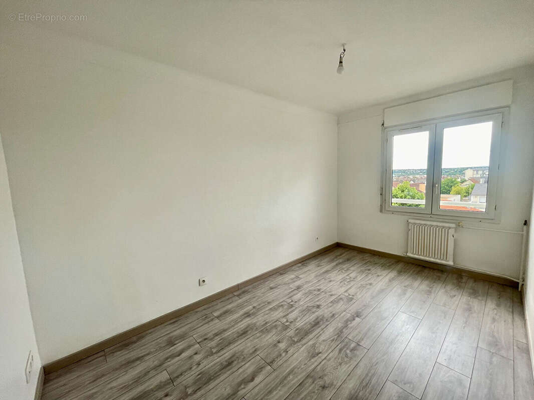 Appartement à SARTROUVILLE