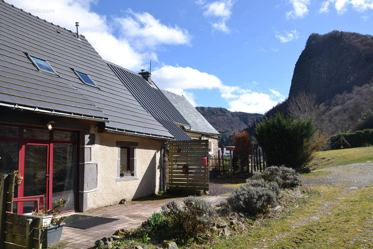 Maison à ROCHEFORT-MONTAGNE