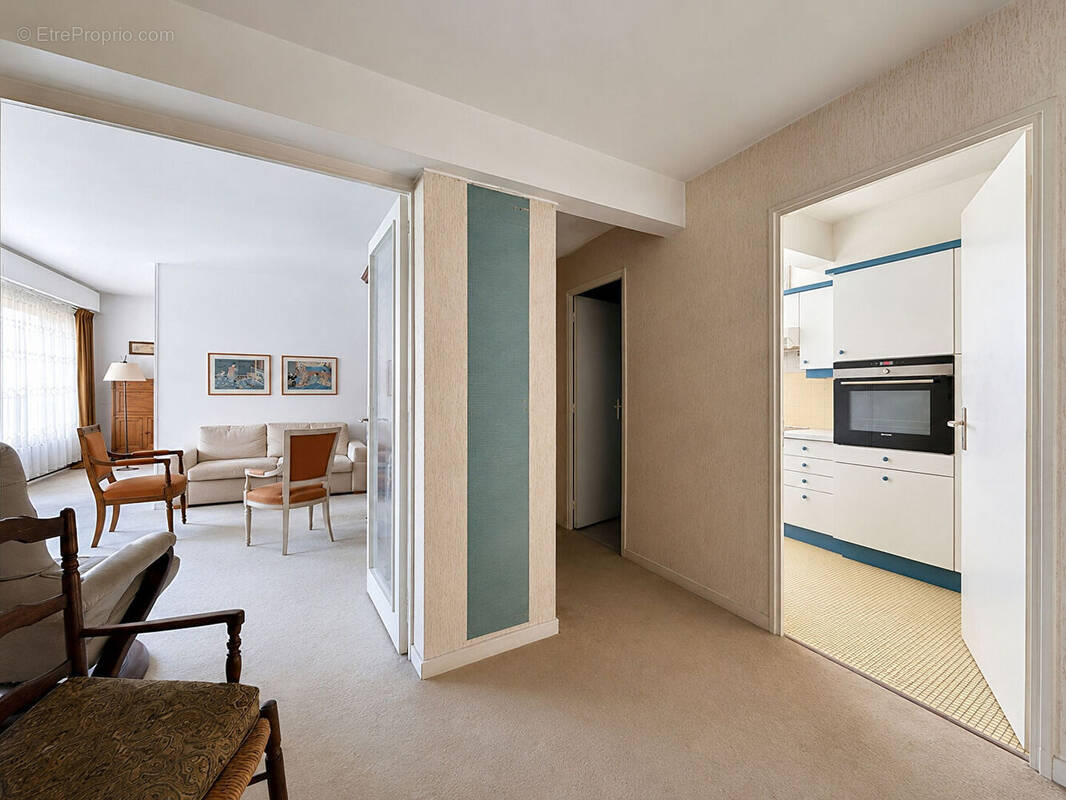 Appartement à PARIS-17E